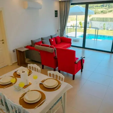 Dom wakacyjny Outstanding With Private Pool And Jacuzzi In Kas, Antalya Sarıbelen