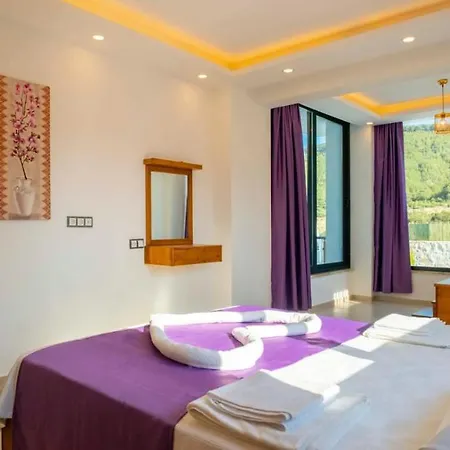Dom wakacyjny Outstanding With Private Pool And Jacuzzi In Kas, Antalya Sarıbelen