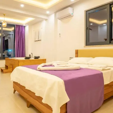 Dom wakacyjny Outstanding With Private Pool And Jacuzzi In Kas, Antalya *
