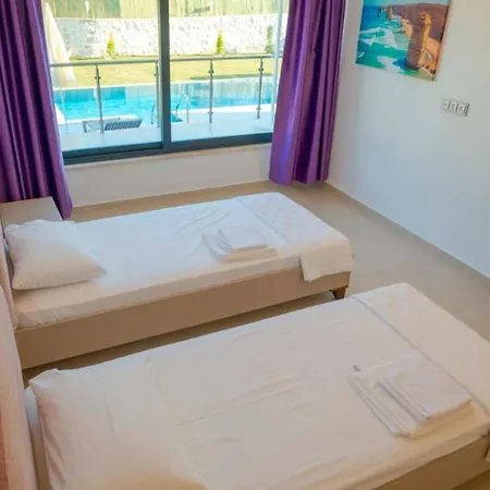 Dom wakacyjny Outstanding With Private Pool And Jacuzzi In Kas, Antalya *